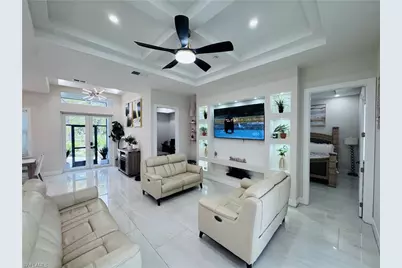 528 Jacaranda Pkwy E, Cape Coral, FL 33909 - Photo 23