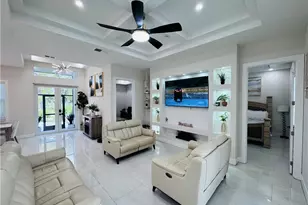 528 Jacaranda Pkwy E, Cape Coral, FL 33909 - Photo 23