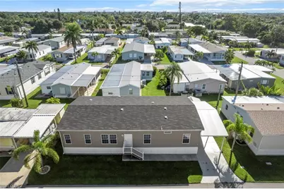 24 Red Poinciana Dr, Fort Myers, FL 33908 - Photo 37