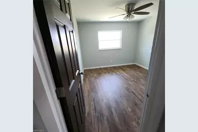 1021 NE 8th Ter, Cape Coral, FL 33909 - Photo 5