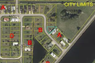 918 Thatcher Blvd, Moore Haven, FL 33471 - Photo 1