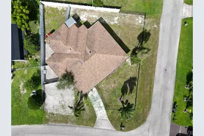 15 Willow St, Lehigh Acres, FL 33936 - Photo 3