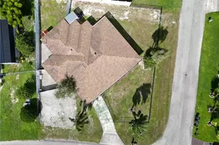 15 Willow St, Lehigh Acres, FL 33936 - Photo 3