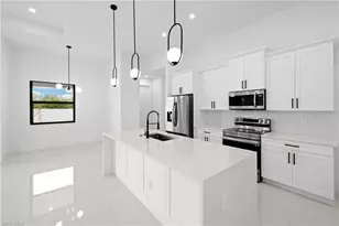 913 Embers Pkwy W, Cape Coral, FL 33993 - Photo 9