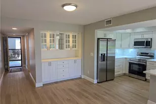 5790 Trailwinds Dr, Fort Myers, FL 33907 - Photo 7