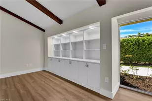 491 Cypress Way E, Naples, FL 34110 - Photo 5