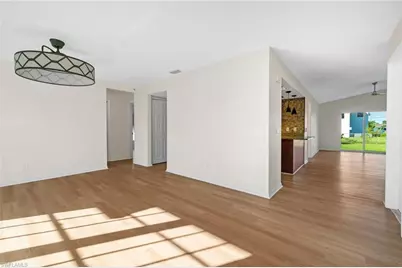 906 SW 7th Ct, Cape Coral, FL 33991 - Photo 3