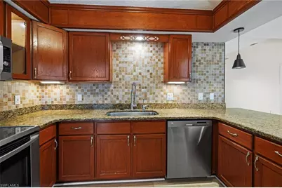 906 SW 7th Ct, Cape Coral, FL 33991 - Photo 13