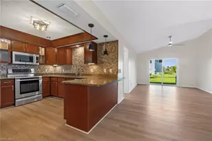 906 SW 7th Ct, Cape Coral, FL 33991 - Photo 7