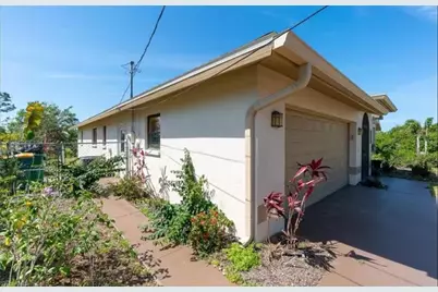 11195 Seabreeze Ave, Port Charlotte, FL 33981 - Photo 3