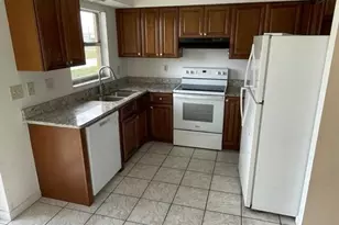 1228 NE 9th St, Cape Coral, FL 33909 - Photo 7