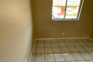 1228 NE 9th St, Cape Coral, FL 33909 - Photo 3