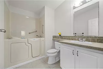 1000 Kings Hwy #111, Punta Gorda, FL 33980 - Photo 25