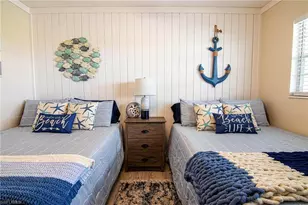 708 Victoria Dr, Cape Coral, FL 33904 - Photo 17