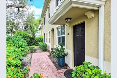 8541 Oakshade Cir #1, Fort Myers, FL 33919 - Photo 3