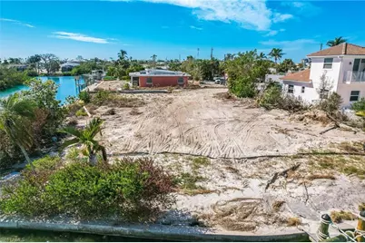 474 Washington Ct, Fort Myers Beach, FL 33931 - Photo 5