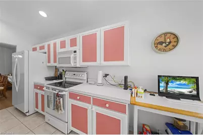 2492 Belleville Ct, Cape Coral, FL 33991 - Photo 9
