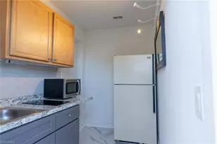 4623 Jacaranda Pkwy W, Cape Coral, FL 33993 - Photo 21