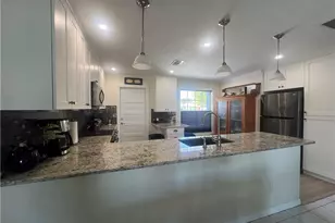 911 SE 18th Terrace, Cape Coral, FL 33990 - Photo 9