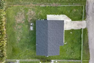 138 Brooks Rd, North Fort Myers, FL 33917 - Photo 9
