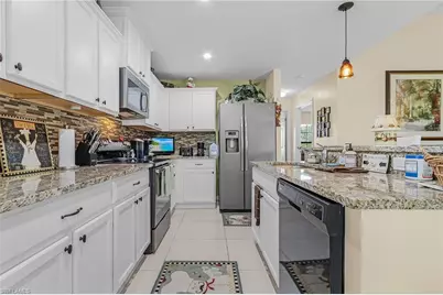 2102 Bolado Pkwy, Cape Coral, FL 33990 - Photo 11