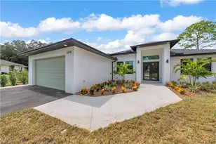 2719 2nd St NW, Naples, FL 34120 - Photo 35