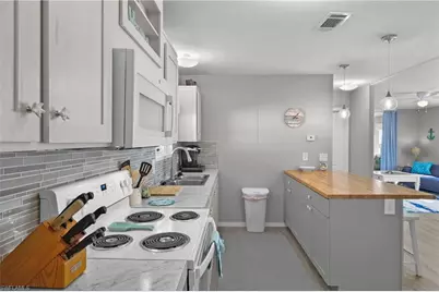 1747 Beverly Dr, Naples, FL 34114 - Photo 7