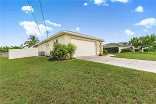 517 SE 16th Pl, Cape Coral, FL 33990 - Photo 27