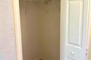 947 Hunter St E, Lehigh Acres, FL 33974 - Photo 15