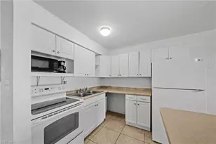 830 Wiggins Pass Rd, Naples, FL 34110 - Photo 7