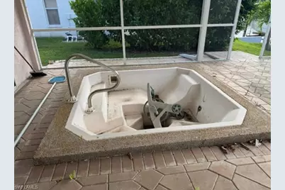 1938 Cornwallis Pkwy, Cape Coral, FL 33904 - Photo 11