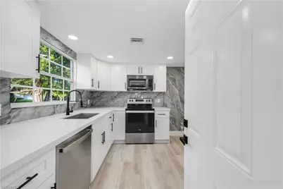 14513 Riverside Dr, Fort Myers, FL 33905 - Photo 5