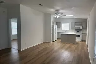 121 NE 11th Pl, Cape Coral, FL 33909 - Photo 9