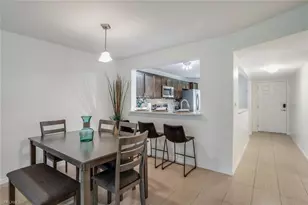 210 Timber Lake Cir, Naples, FL 34104 - Photo 9