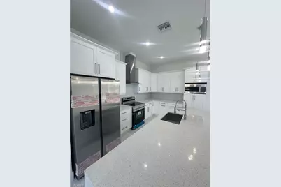 1022 Candlelight Dr, Lehigh Acres, FL 33974 - Photo 9