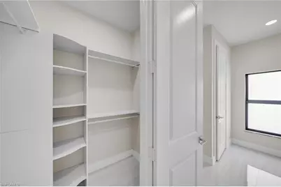 205 NE 9th Pl, Cape Coral, FL 33909 - Photo 9