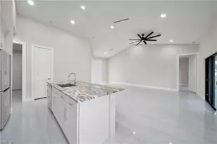 205 NE 9th Pl, Cape Coral, FL 33909 - Photo 7