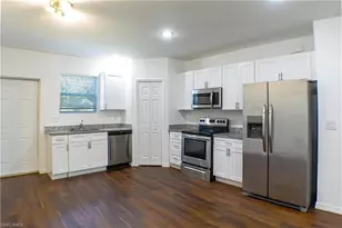 3309 Armstrong Ct, Fort Myers, FL 33916 - Photo 3