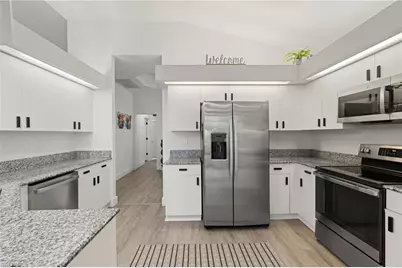 6785 Berwick Pl, Naples, FL 34104 - Photo 17