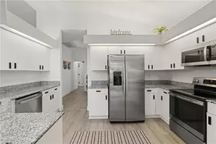 6785 Berwick Pl, Naples, FL 34104 - Photo 17