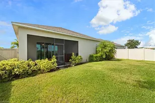 8753 Cascade Price Cir, North Fort Myers, FL 33917 - Photo 29