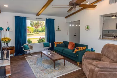 234 NE 10th Pl, Cape Coral, FL 33909 - Photo 5