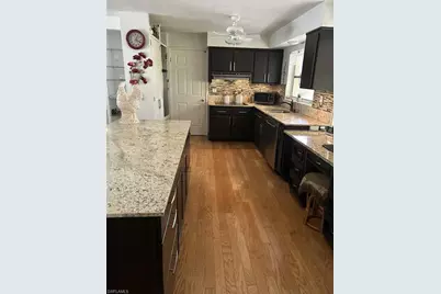 2305 SE 16th St, Cape Coral, FL 33990 - Photo 7