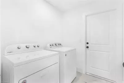 3402 25th St SW, Lehigh Acres, FL 33976 - Photo 9