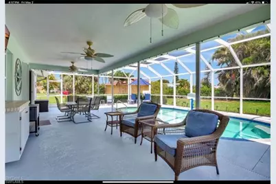 421 Marathon Ct, Naples, FL 34112 - Photo 7
