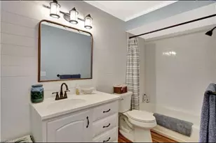421 Marathon Ct, Naples, FL 34112 - Photo 11