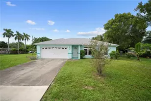 2932 Holly Rd, Fort Myers, FL 33901 - Photo 3