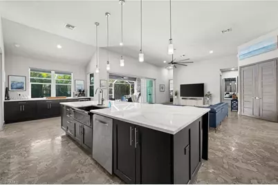 528 SE 14th Ter, Cape Coral, FL 33990 - Photo 9