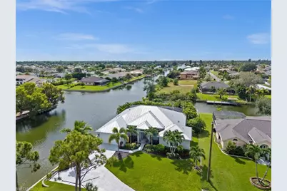 528 SE 14th Ter, Cape Coral, FL 33990 - Photo 1