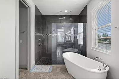 528 SE 14th Ter, Cape Coral, FL 33990 - Photo 21